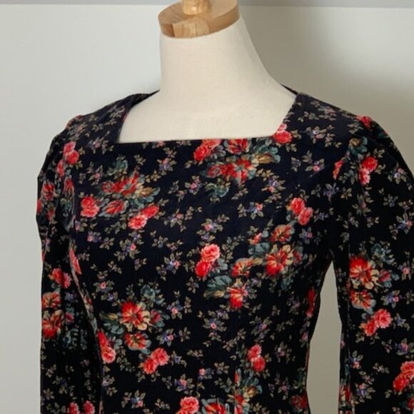 Vintage LS Laura Ashley floral needlecord cotton dress, US6 - Picture 4 of 11